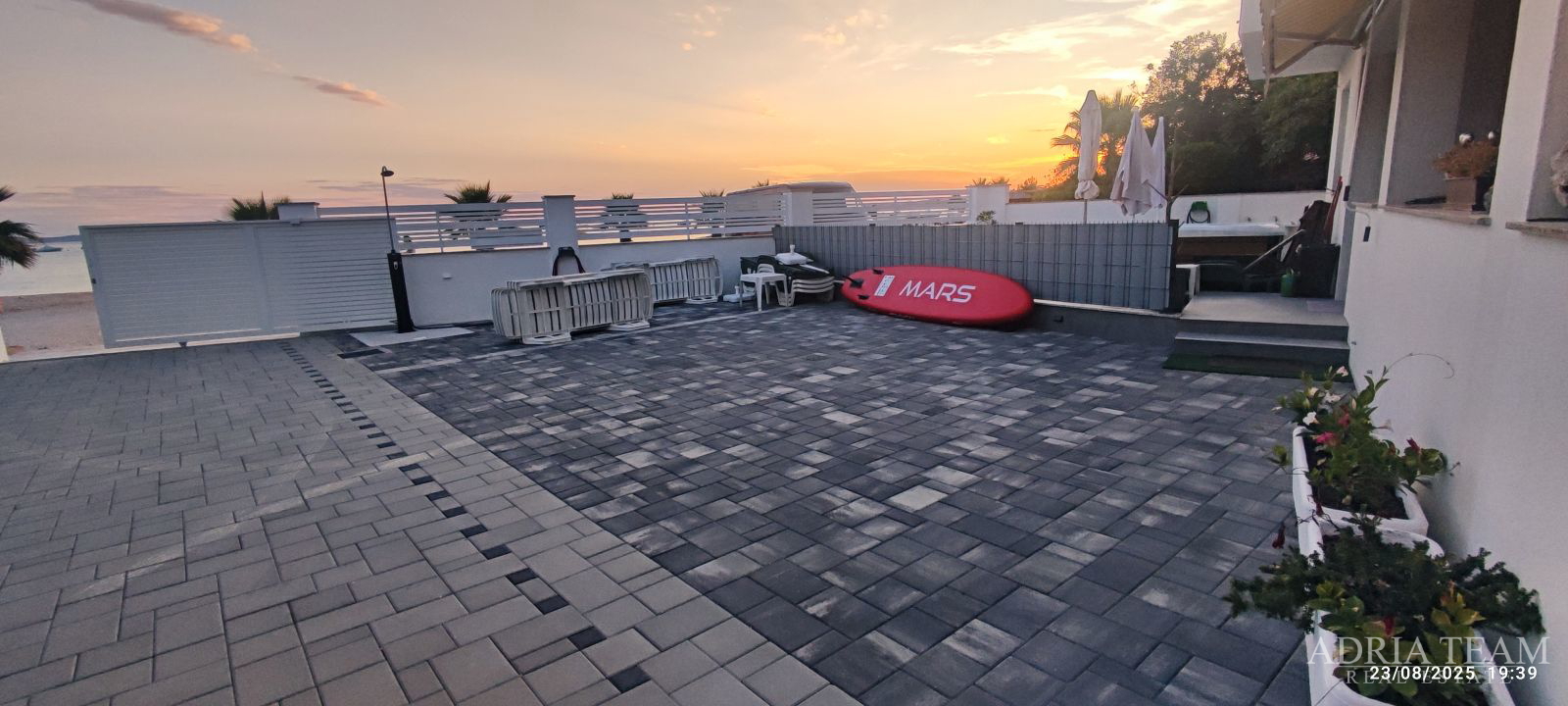 APARTMANI 3u1, IZVRSNA PRILIKA!!!  PRVI RED DO MORA, VIR - ZADAR