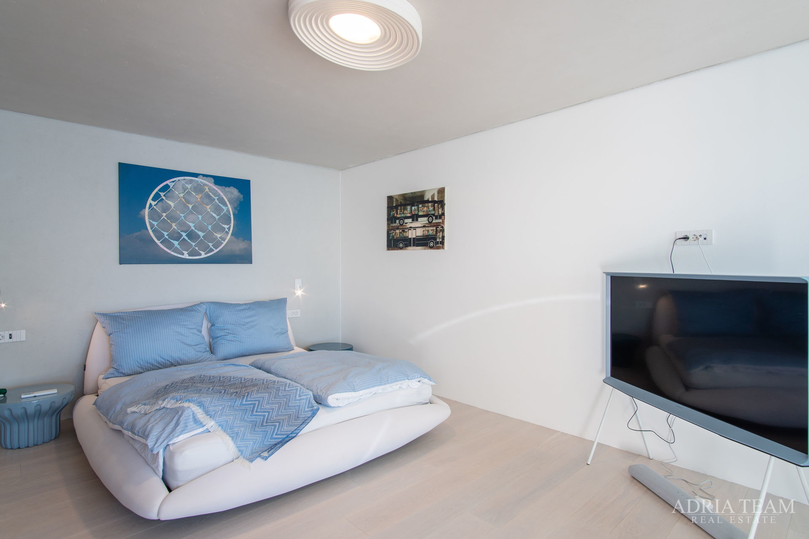 VILA U PRVOM REDU DO MORA, MODERNA ARHITEKTURA, PROSTRANA KROVNA TERASA - BRODARICA, ZADAR