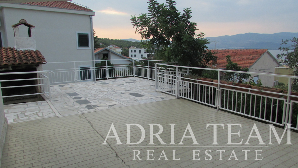 APARTMANSKA KUĆA, 150 M OD MORA, IZVRSNA POZICIJA!! SPLIT - SLATINE