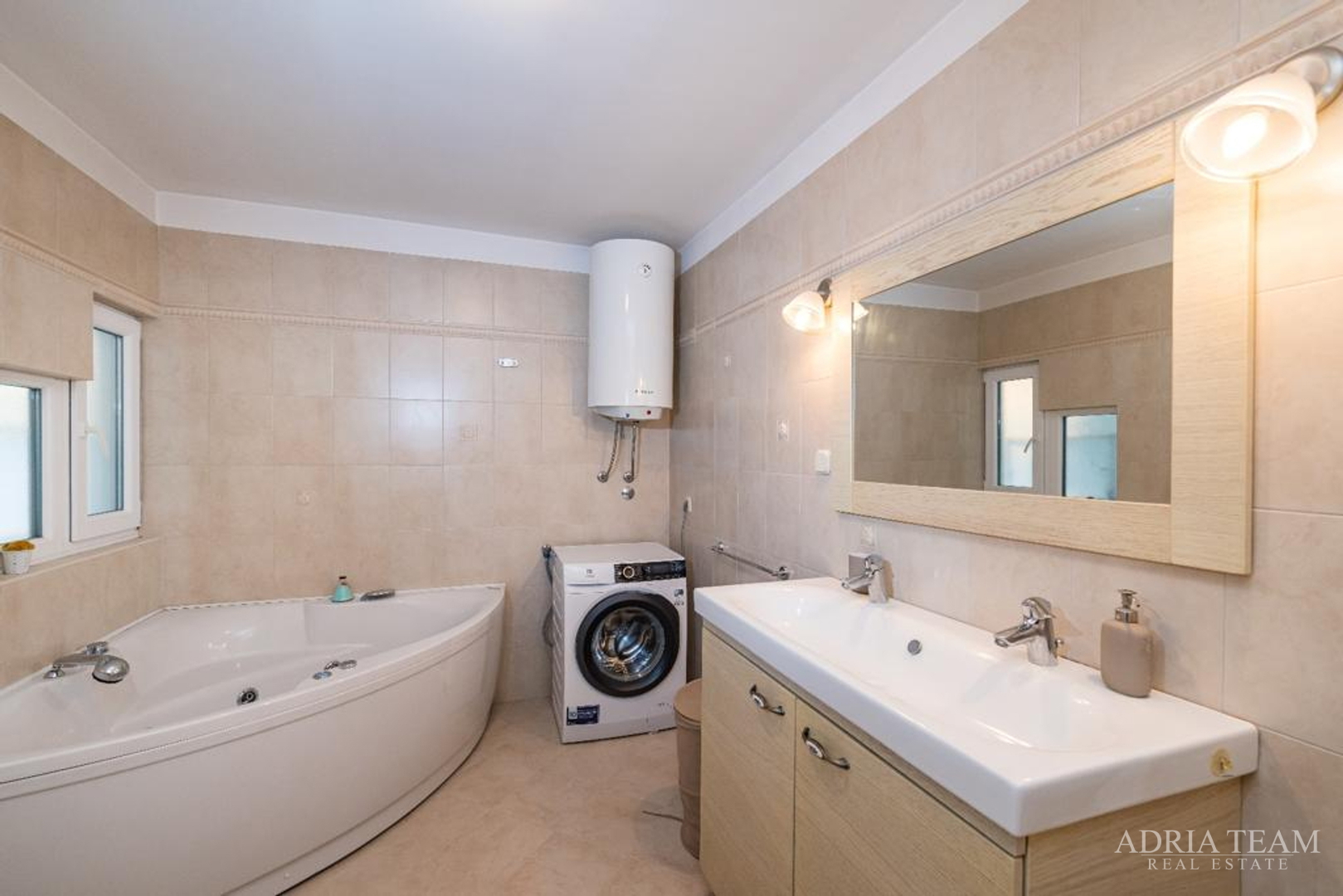 Beautiful apartment house with sea view, Novigrad