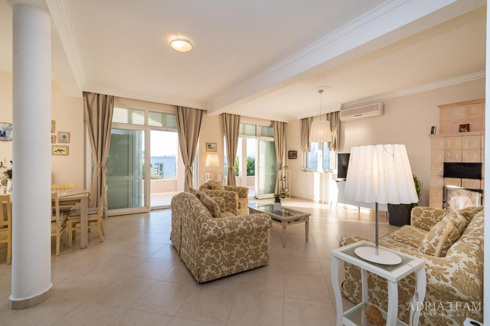 Beautiful apartment house with sea view, Novigrad