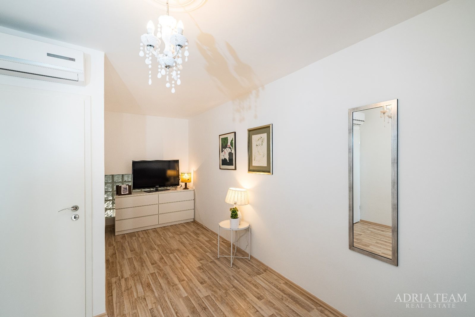 Beautiful apartment house with sea view, Novigrad