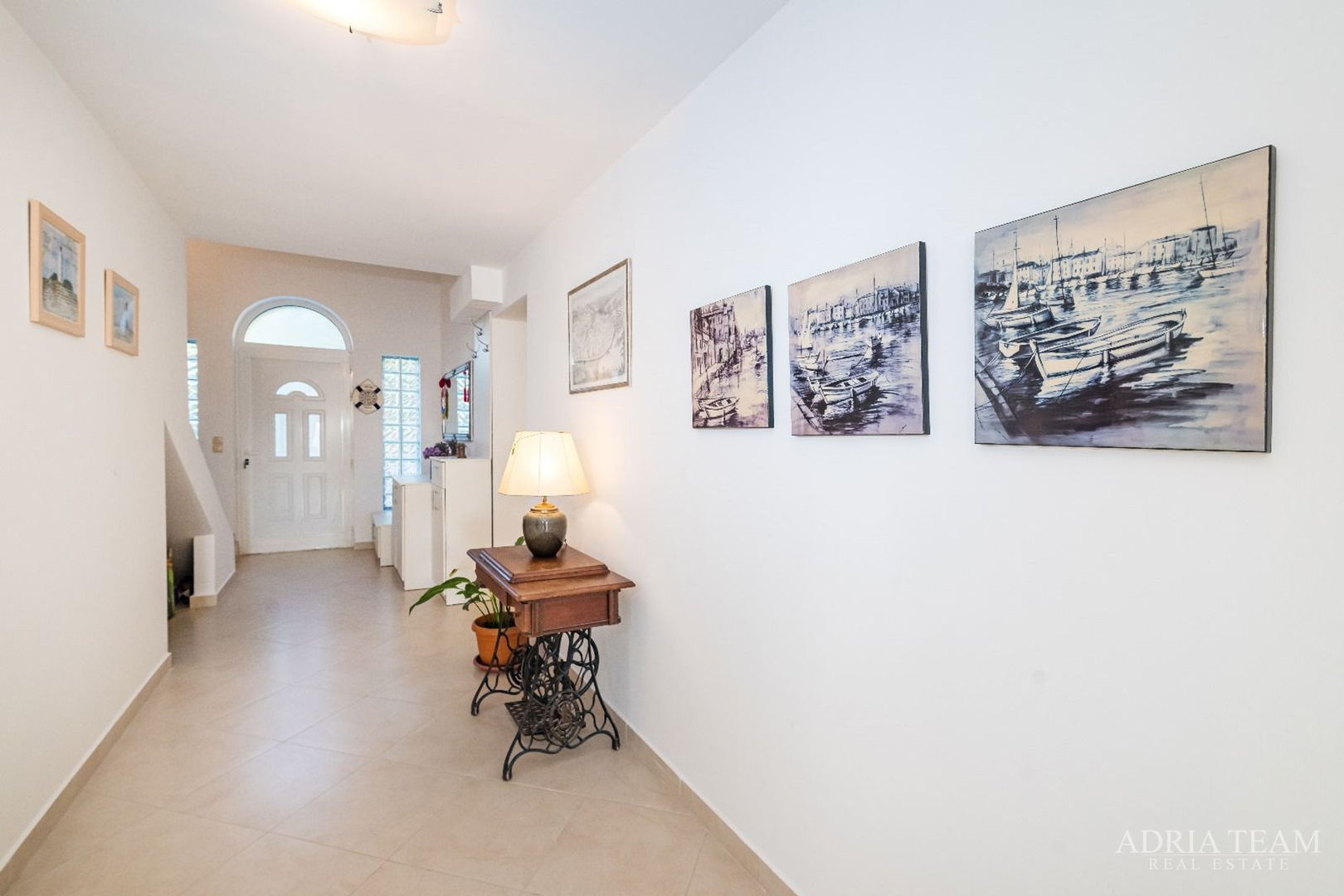 Beautiful apartment house with sea view, Novigrad