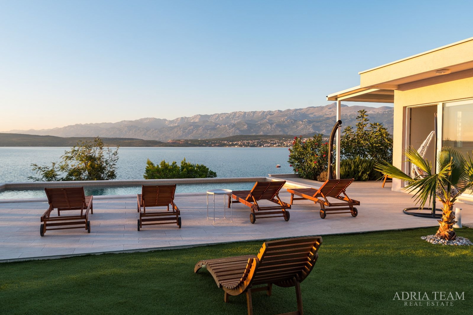 Beautiful apartment house with sea view, Novigrad