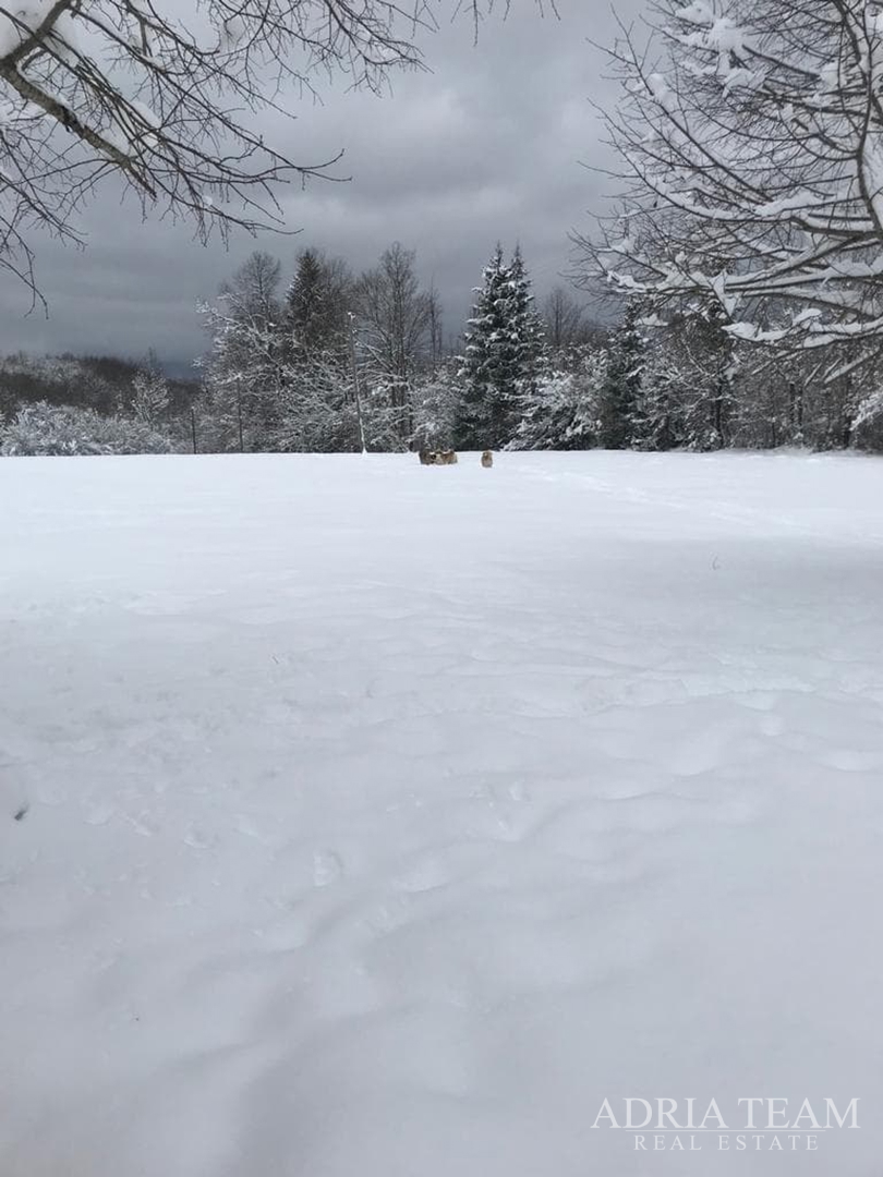 PROPERTY WITH A LUXURY VILLA WITH HEATED POOL AND COVERED TERRACE - 10,000 m2 OF LAND!