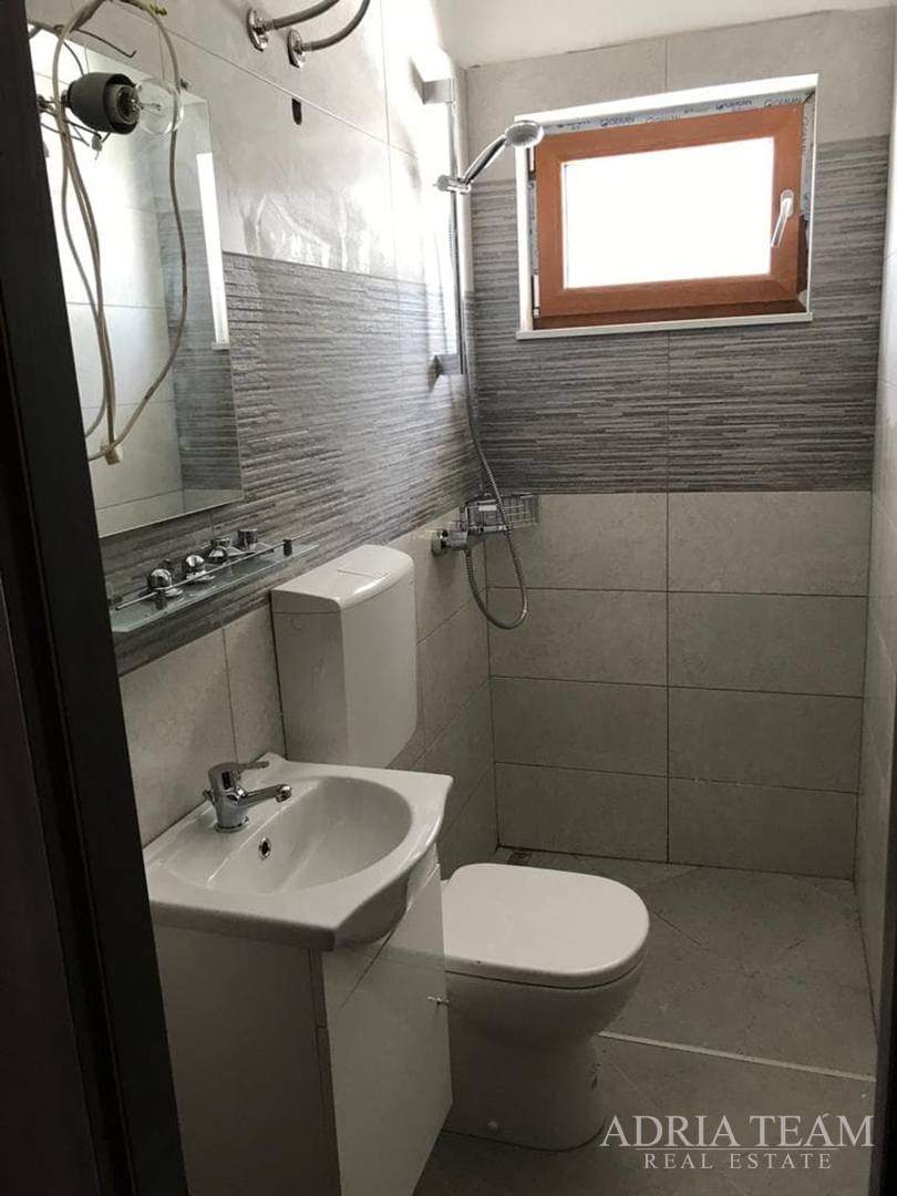 PROPERTY WITH A LUXURY VILLA WITH HEATED POOL AND COVERED TERRACE - 10,000 m2 OF LAND!