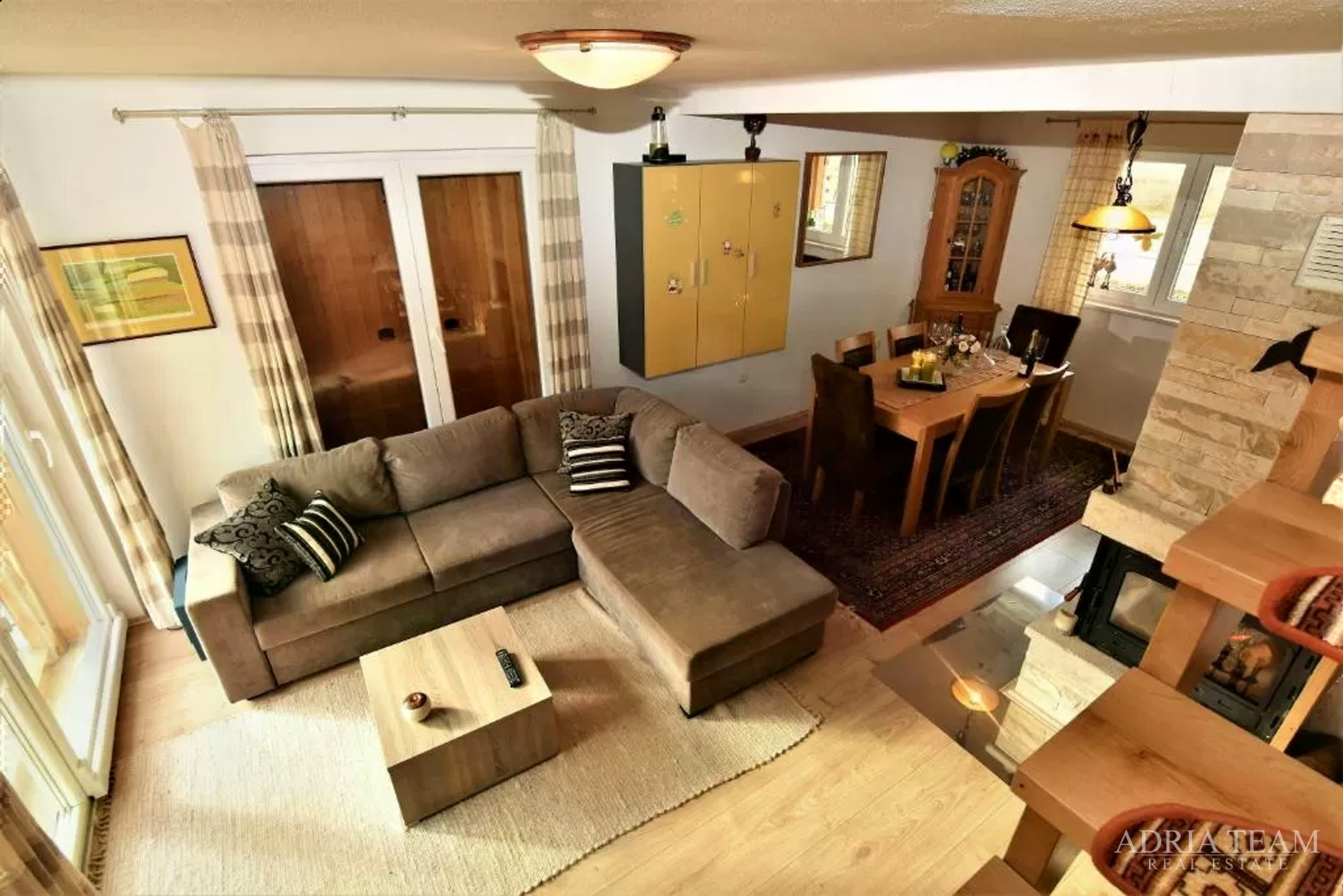 PROPERTY WITH A LUXURY VILLA WITH HEATED POOL AND COVERED TERRACE - 10,000 m2 OF LAND!