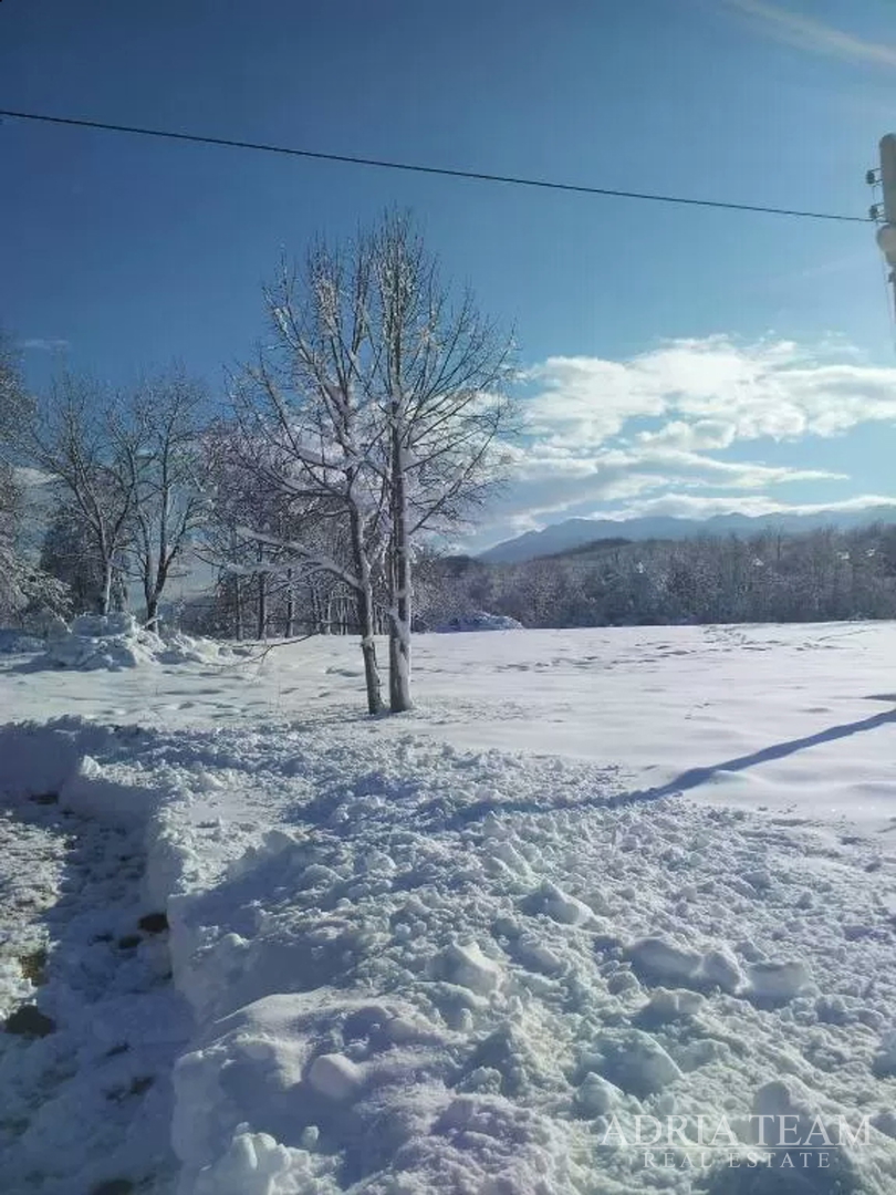 PROPERTY WITH A LUXURY VILLA WITH HEATED POOL AND COVERED TERRACE - 10,000 m2 OF LAND!