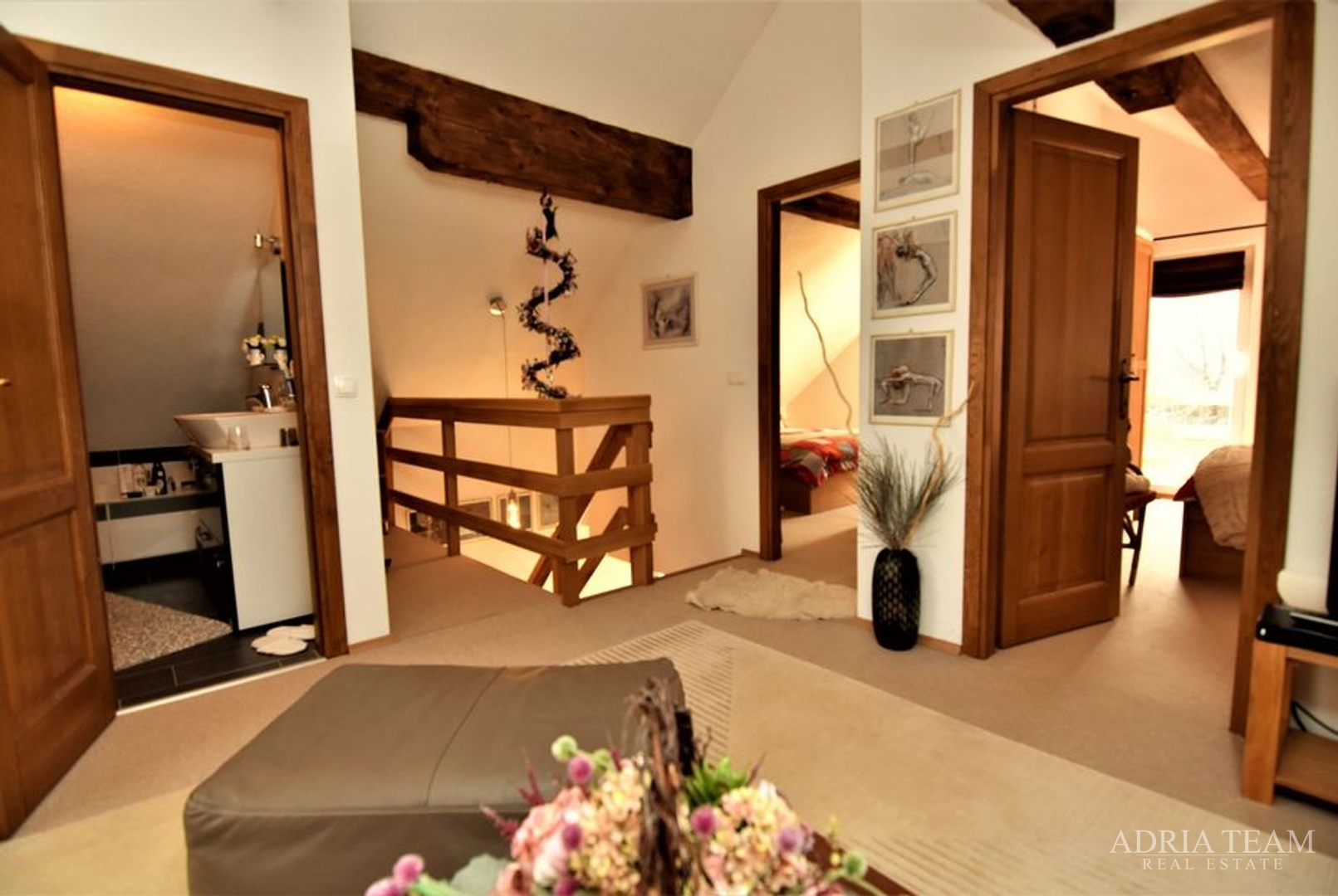 PROPERTY WITH A LUXURY VILLA WITH HEATED POOL AND COVERED TERRACE - 10,000 m2 OF LAND!