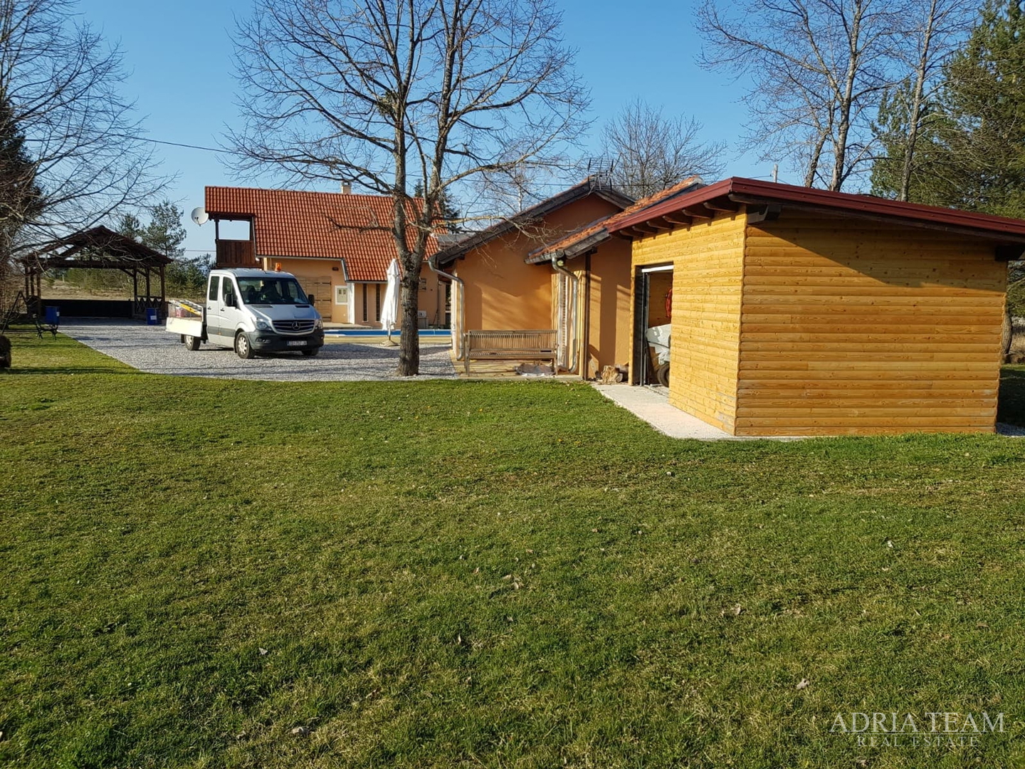 LUXURY VILLA WITH HEATED POOL AND COVERED TERRACE - 10,000 m2 LAND!