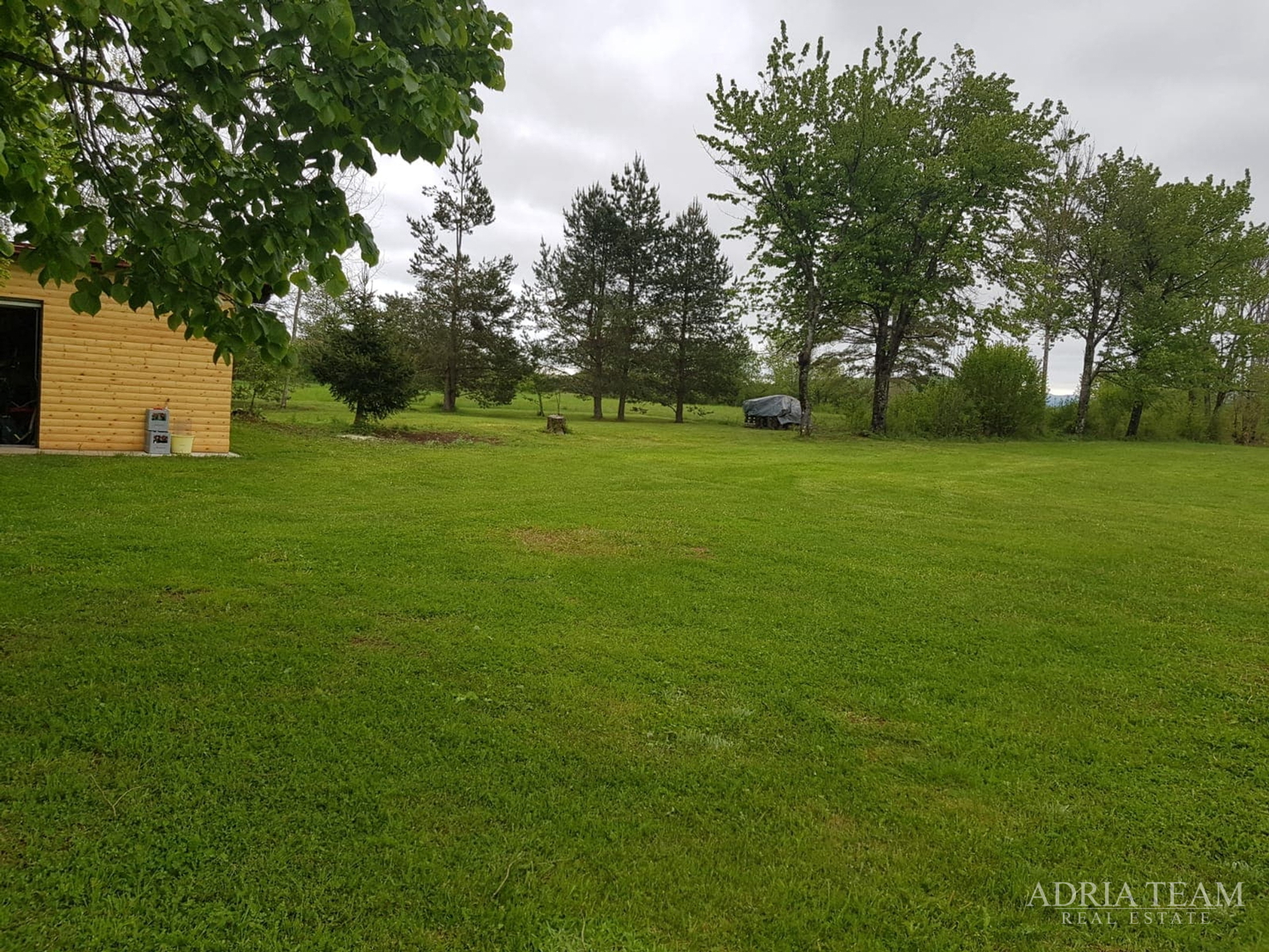 LUXURY VILLA WITH HEATED POOL AND COVERED TERRACE - 10,000 m2 LAND!