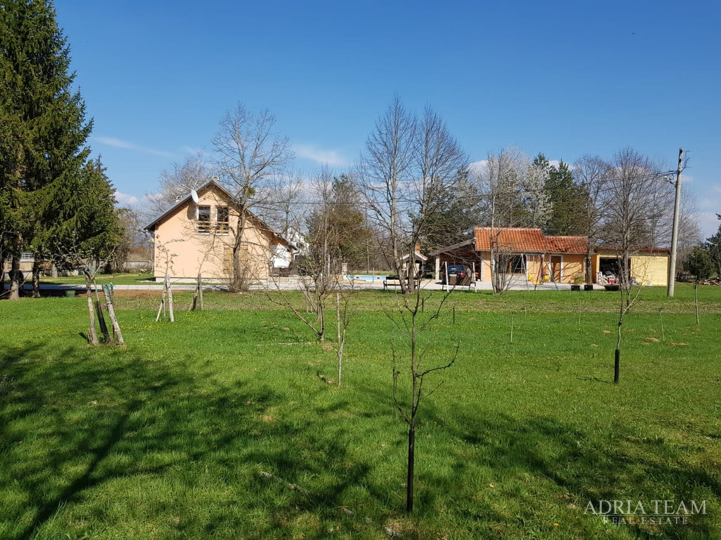 LUXURY VILLA WITH HEATED POOL AND COVERED TERRACE - 10,000 m2 LAND!