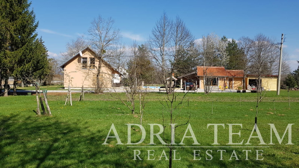 House, 10000 m2, For Sale, Gospić - Kruškovac