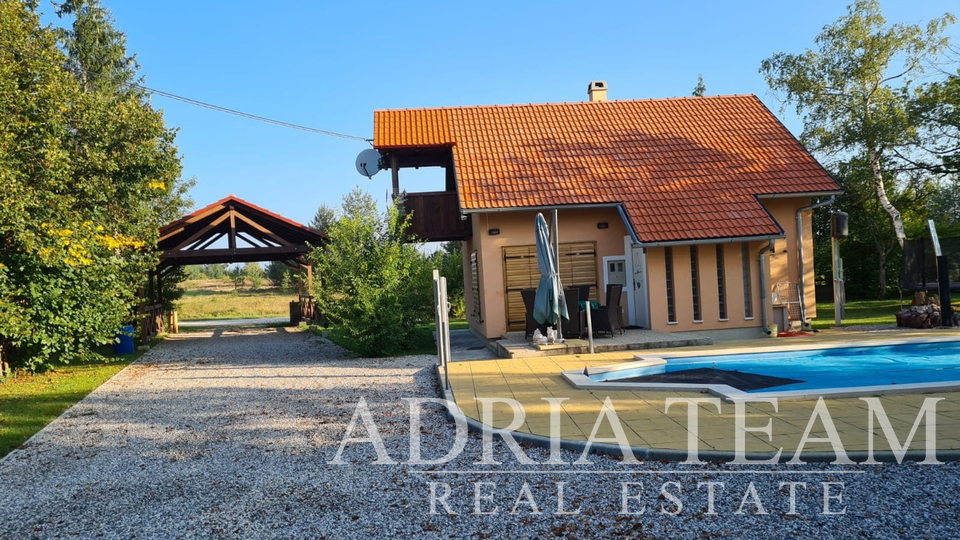 House, 10000 m2, For Sale, Gospić - Kruškovac