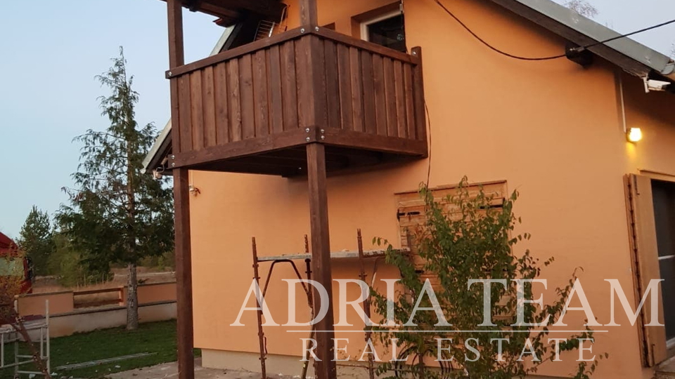 House, 10000 m2, For Sale, Gospić - Kruškovac