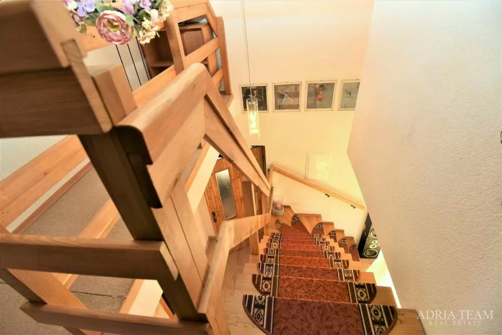 LUXURY VILLA WITH HEATED POOL AND COVERED TERRACE - 10,000 m2 LAND!