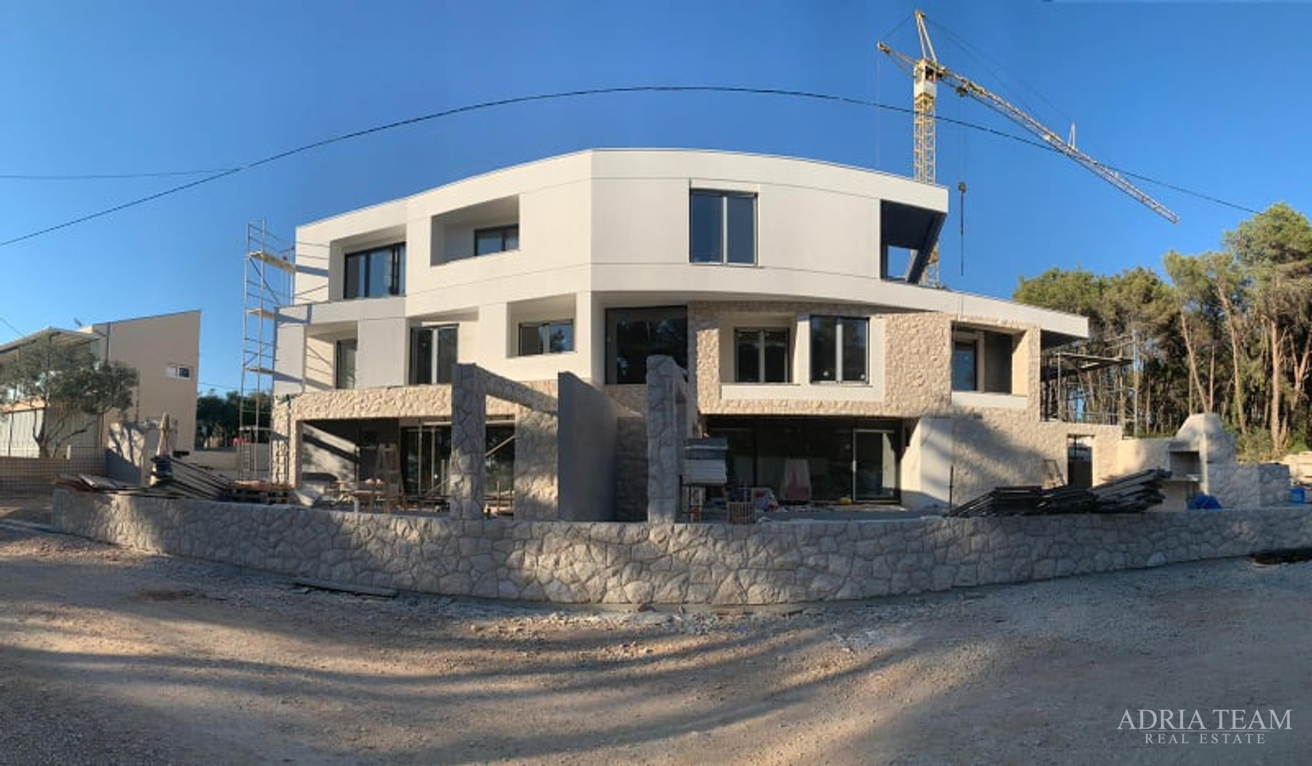 AKCIJA!! LUKSUZNI APARTMANI NA MIRNOJ LOKACIJI, 100 m OD MORA, KOŽINO - ZADAR