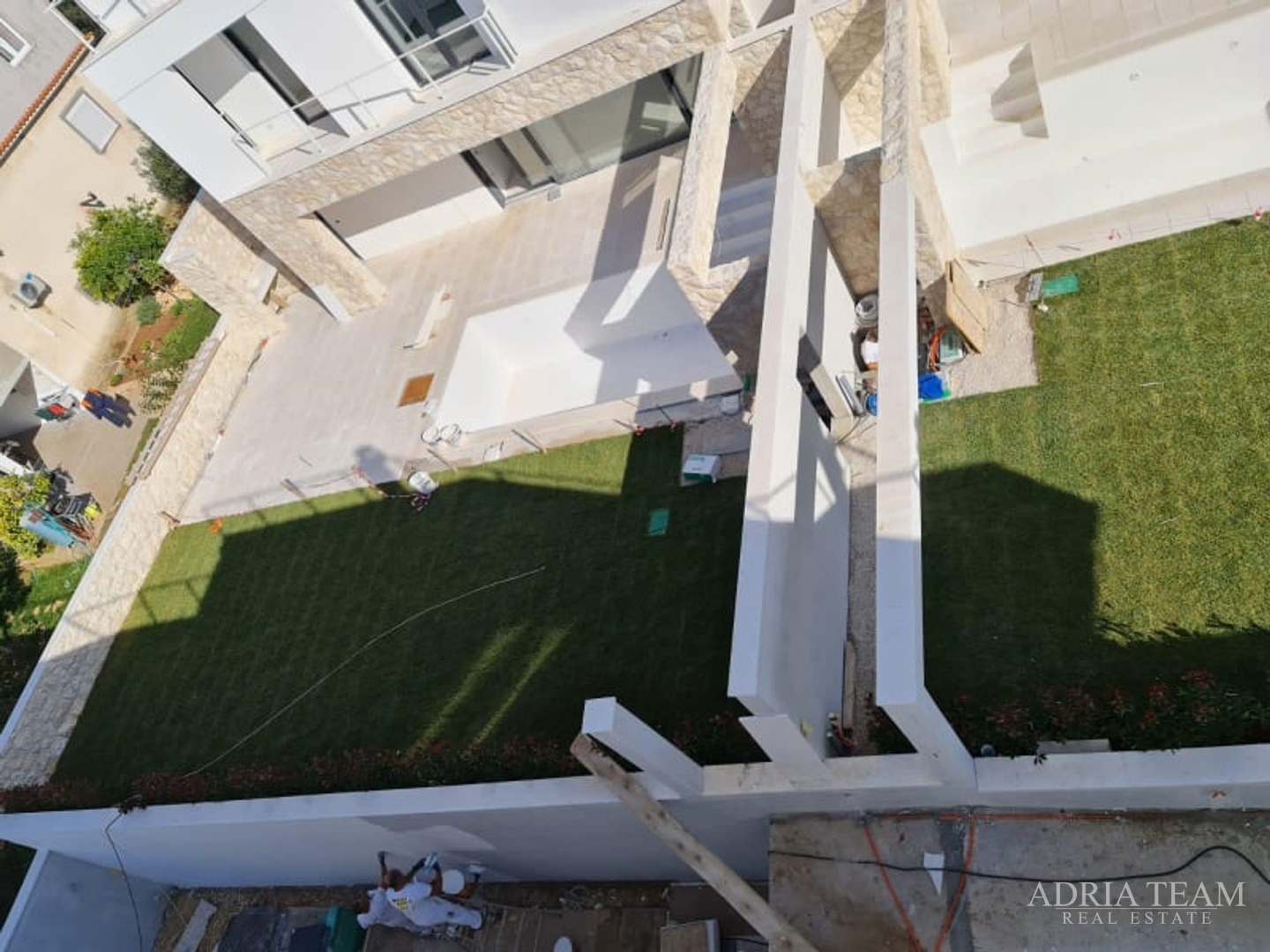 AKCIJA!! LUKSUZNI APARTMANI NA MIRNOJ LOKACIJI, 100 m OD MORA, KOŽINO - ZADAR