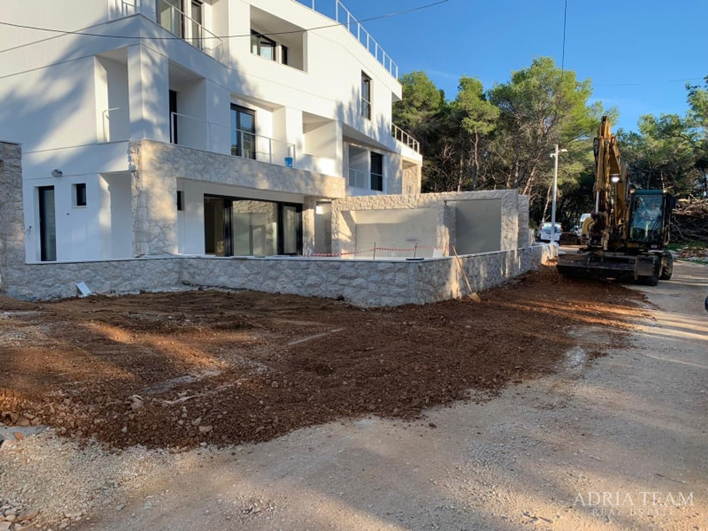 AKCIJA!! LUKSUZNI APARTMANI NA MIRNOJ LOKACIJI, 100 m OD MORA, KOŽINO - ZADAR