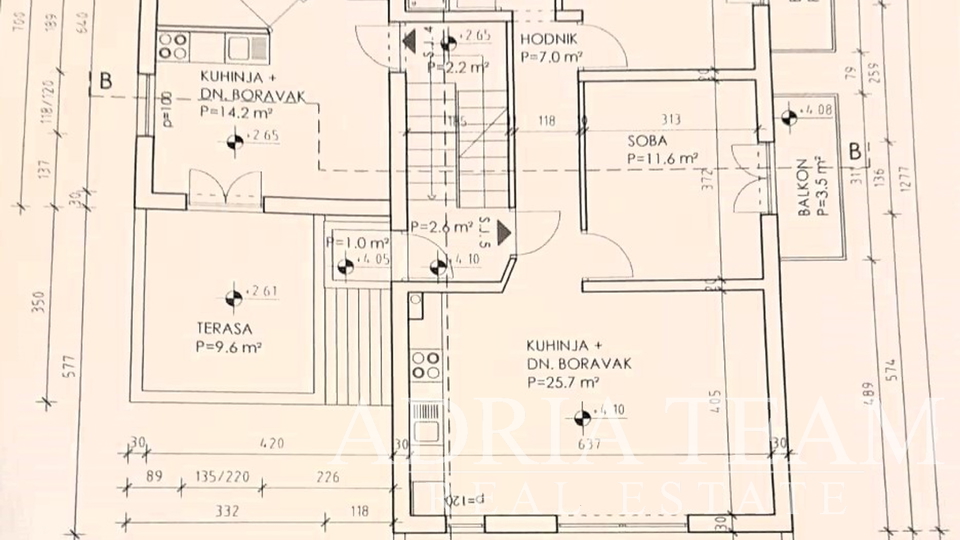 APARTMANSKA KUĆA SA 6 APARTMANA, 170 m OD MORA, ZADAR - BIBINJE