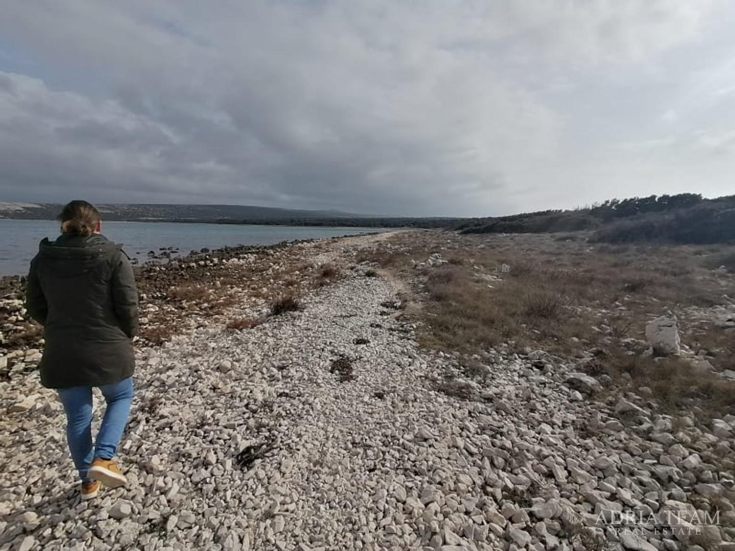 GRUNDSTÜCK, SPORT- UND FREIZEITZONE, ERSTE REIHE AM MEER, PAG - KOLAN