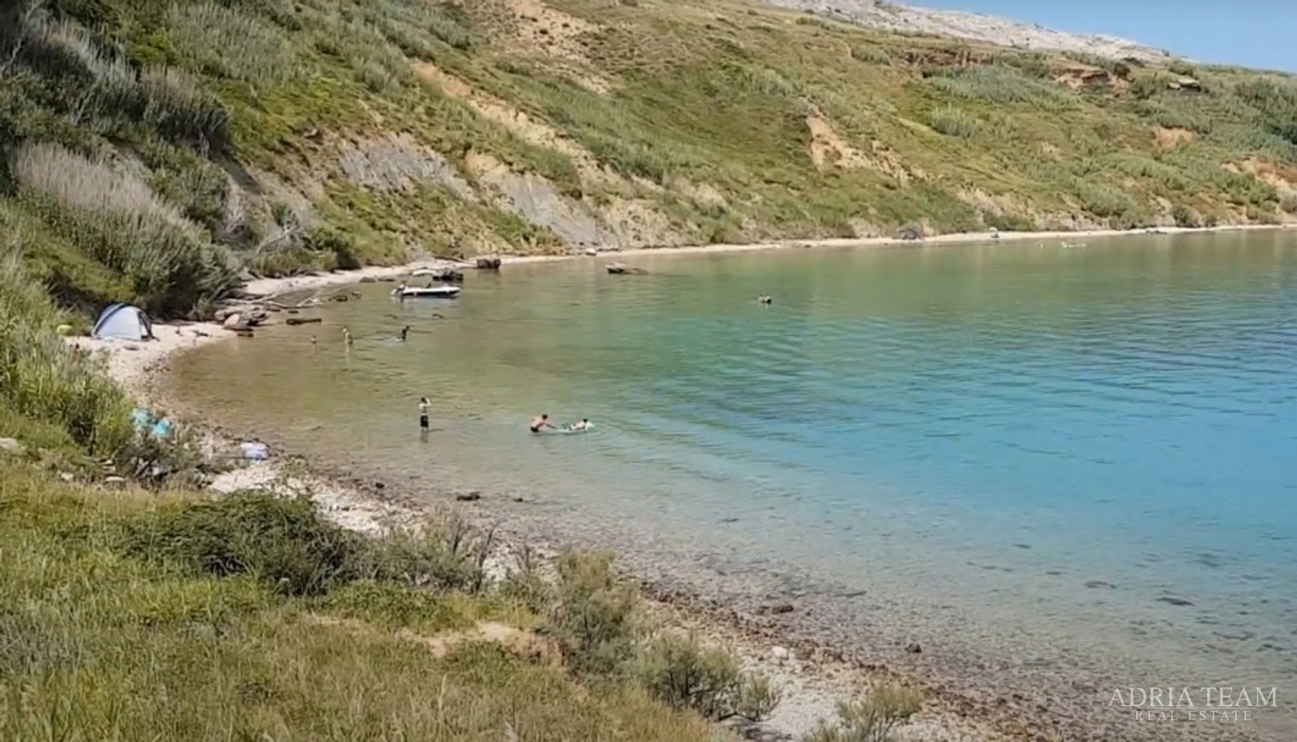 ZEMLJIŠTE T2 ZONA, PRVI RED DO MORA, PAG - KOLAN