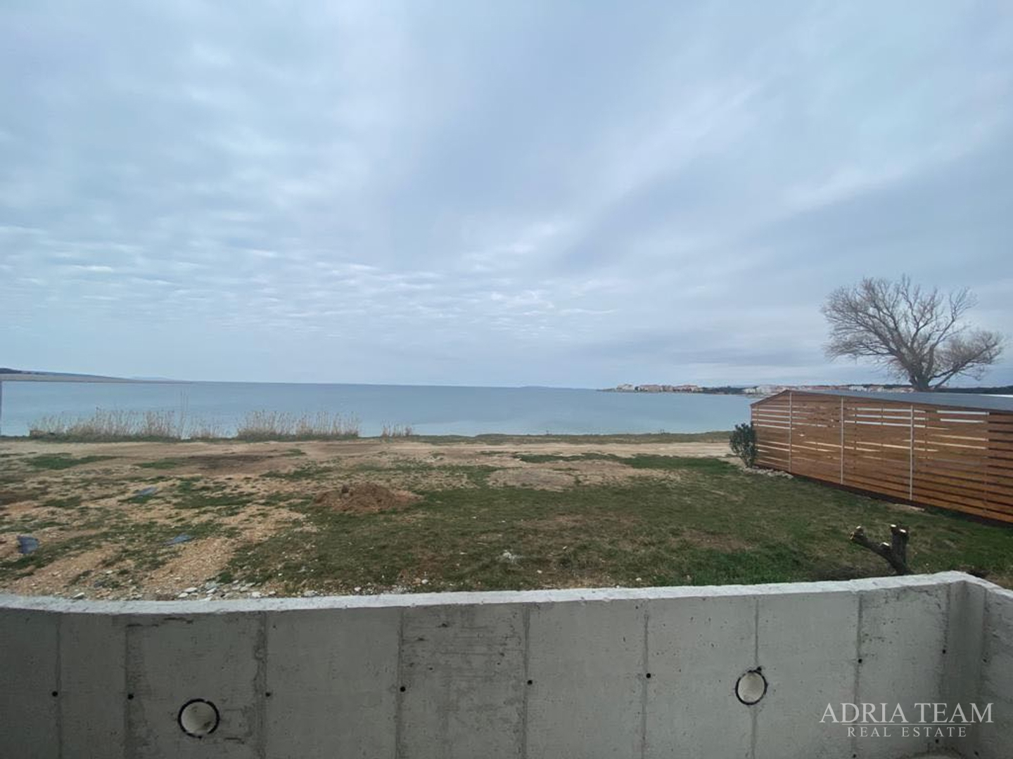 APARTMANI U NOVOGRADNJI, 20 m OD MORA - TOP POZICIJA!!! POVLJANA - PAG