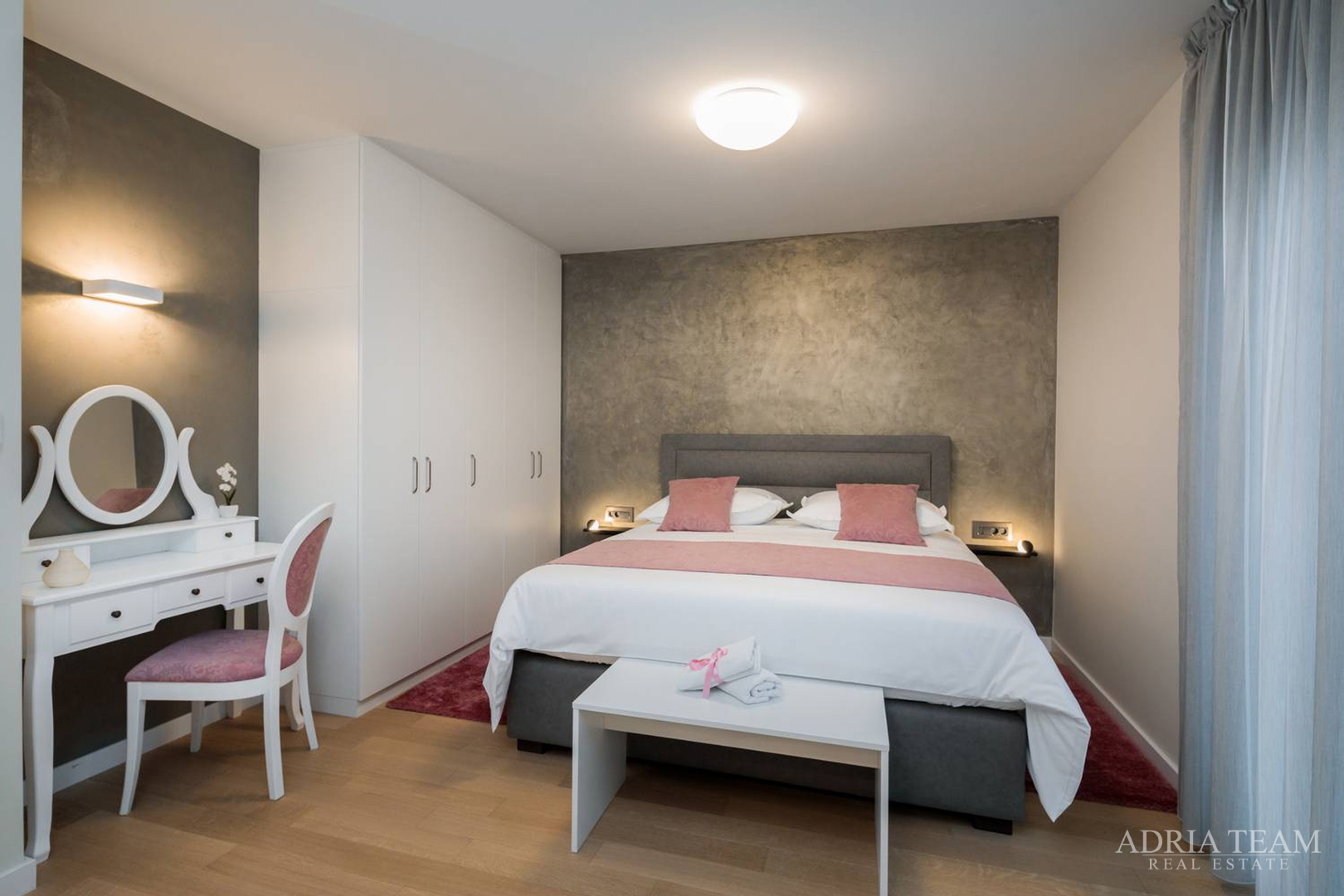 LUKSUZNO OPREMLJENA VILA S BAZENOM I VELIKOM OKUĆNICOM 3000 m2! U SRCU PRIRODE! POLJICA BRIG - ZADAR