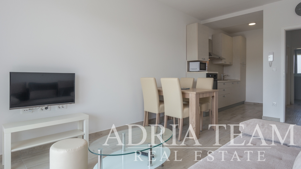 APARTMENT HOUSE WITH SEA VIEW, 250 M FROM THE SEA, BIBINJE - ZADAR