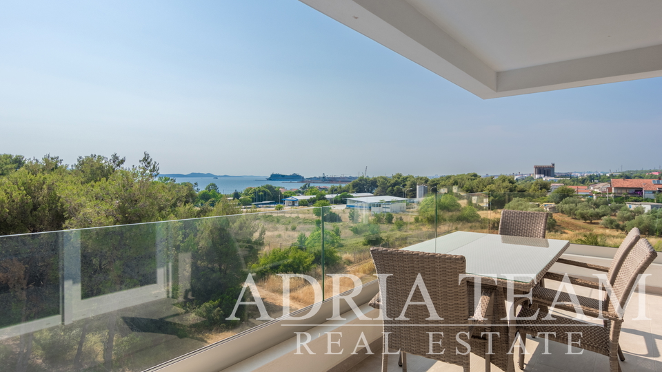 APARTMENT HOUSE WITH SEA VIEW, 250 M FROM THE SEA, BIBINJE - ZADAR