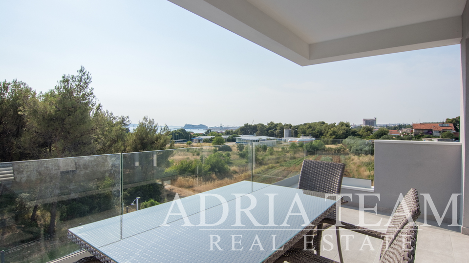 APARTMENT HOUSE WITH SEA VIEW, 250 M FROM THE SEA, BIBINJE - ZADAR