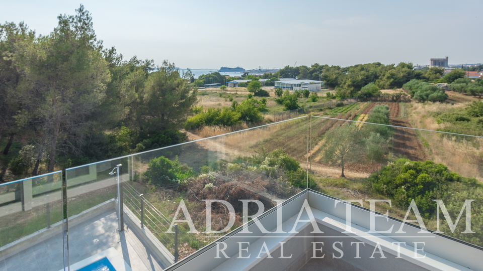 APARTMENT HOUSE WITH SEA VIEW, 250 M FROM THE SEA, BIBINJE - ZADAR