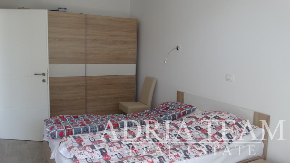 APARTMENT HOUSE WITH SEA VIEW, 250 M FROM THE SEA, BIBINJE - ZADAR