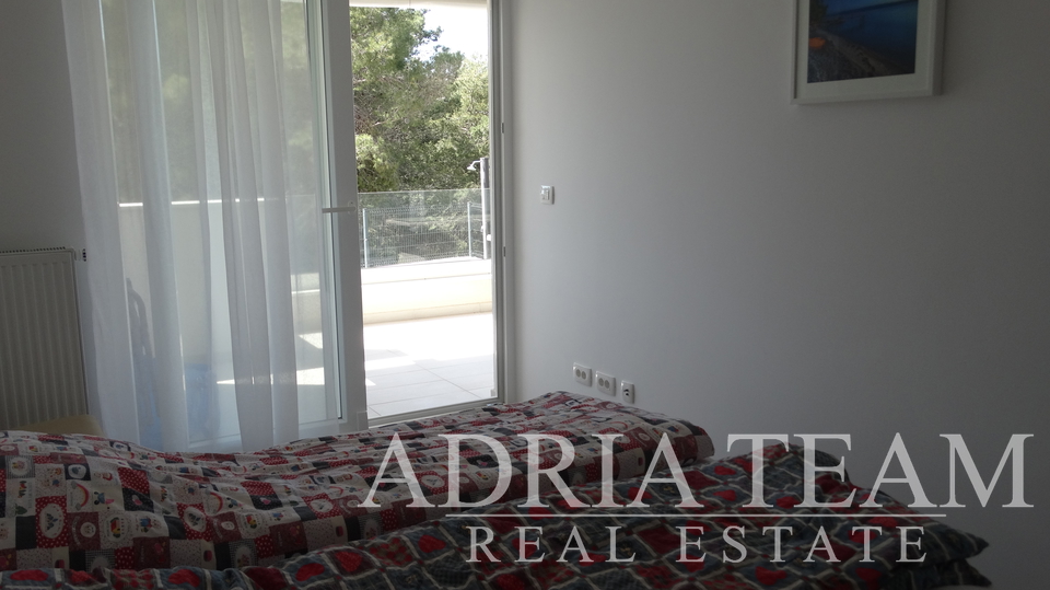 APARTMENT HOUSE WITH SEA VIEW, 250 M FROM THE SEA, BIBINJE - ZADAR