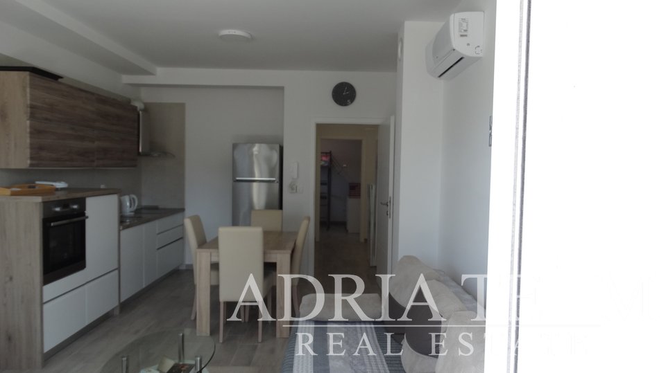 APARTMENT HOUSE WITH SEA VIEW, 250 M FROM THE SEA, BIBINJE - ZADAR