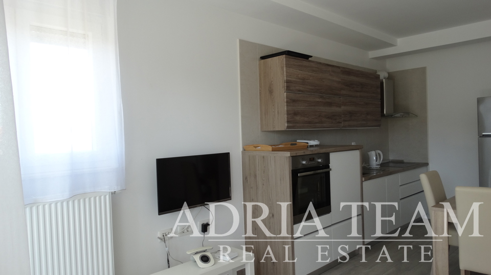 APARTMENT HOUSE WITH SEA VIEW, 250 M FROM THE SEA, BIBINJE - ZADAR