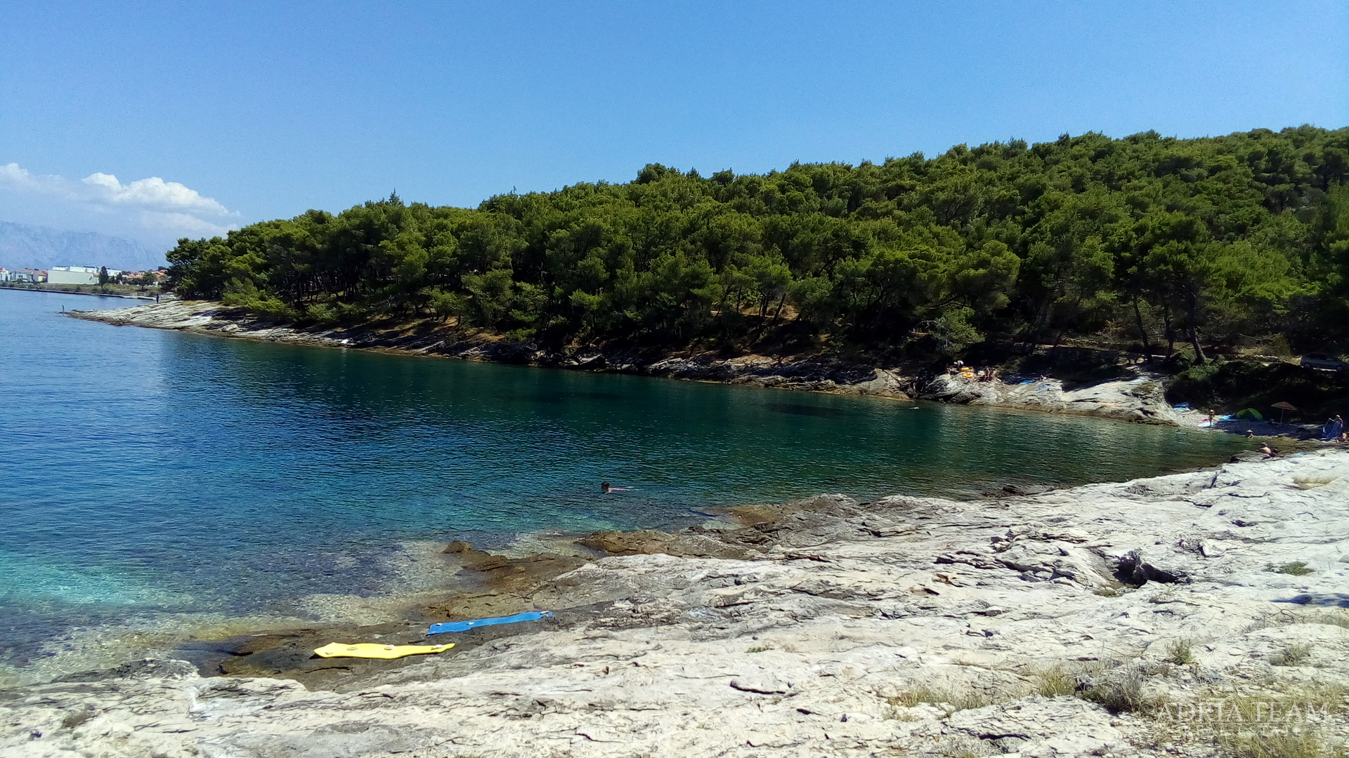 AGRICULTURAL LAND, PRIME LOCATION! 100 M FROM THE SEA, BRAČ - SPLITSKA