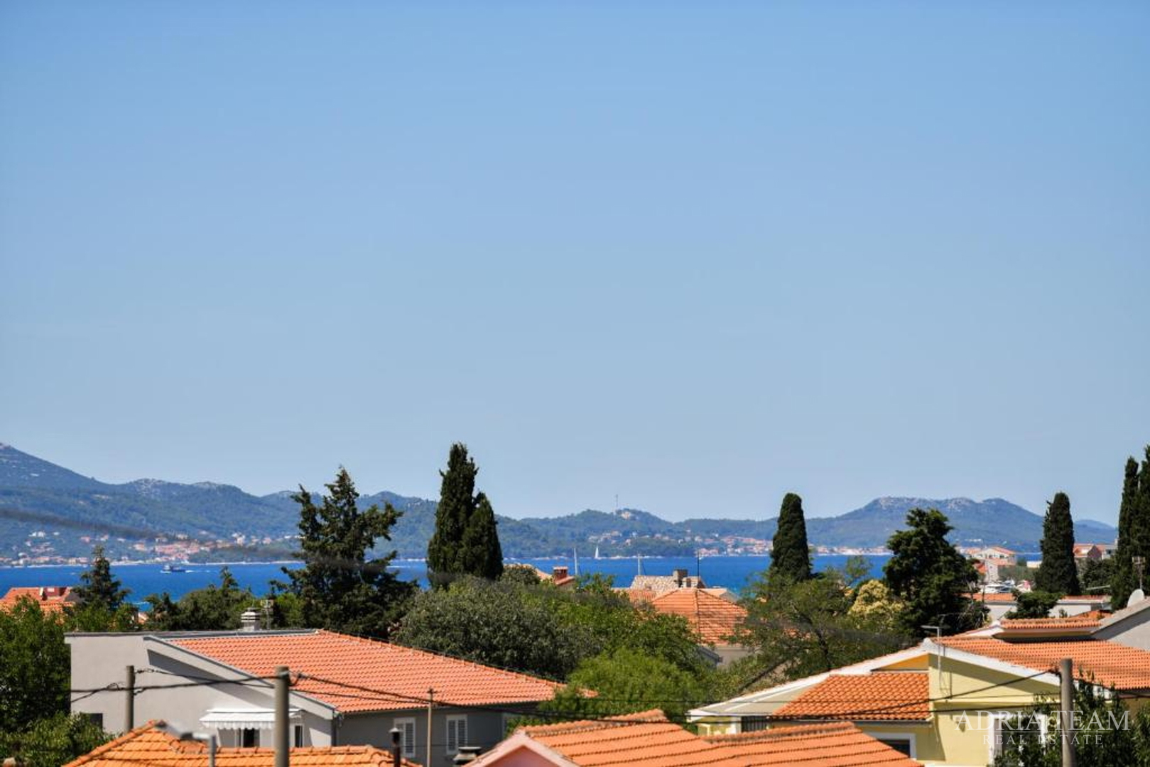 HOTELSKI KOMPLEKS S RESTORANOM I UHODANIM POSLOM U TURIZMU, SUKOŠAN - ZADAR