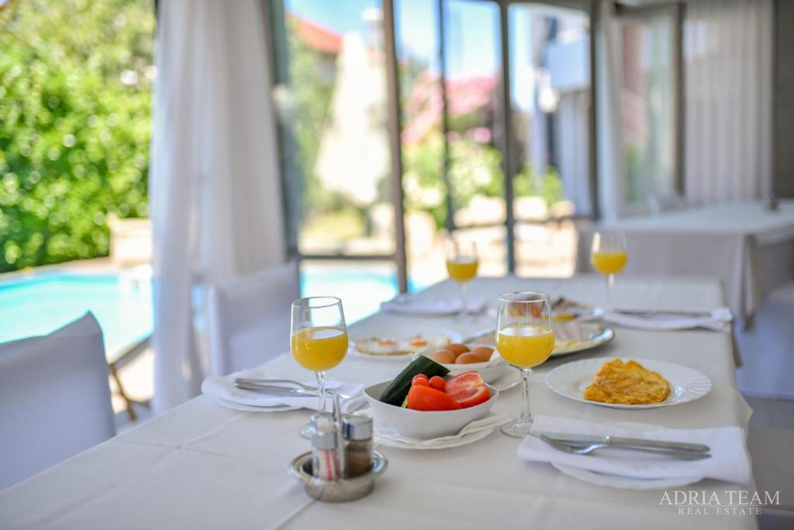 HOTELSKI KOMPLEKS S RESTORANOM I UHODANIM POSLOM U TURIZMU, SUKOŠAN - ZADAR