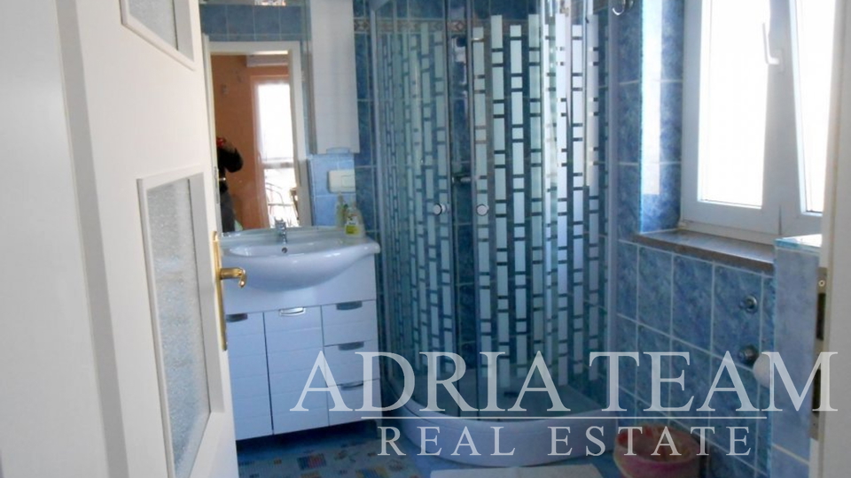 APARTMANSKA VILA S BAZENOM I POGLEDOM NA MORE, ZADAR