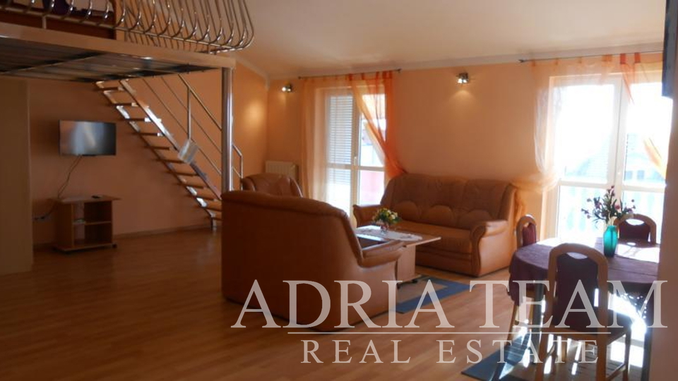 APARTMANSKA VILA S BAZENOM I POGLEDOM NA MORE, ZADAR
