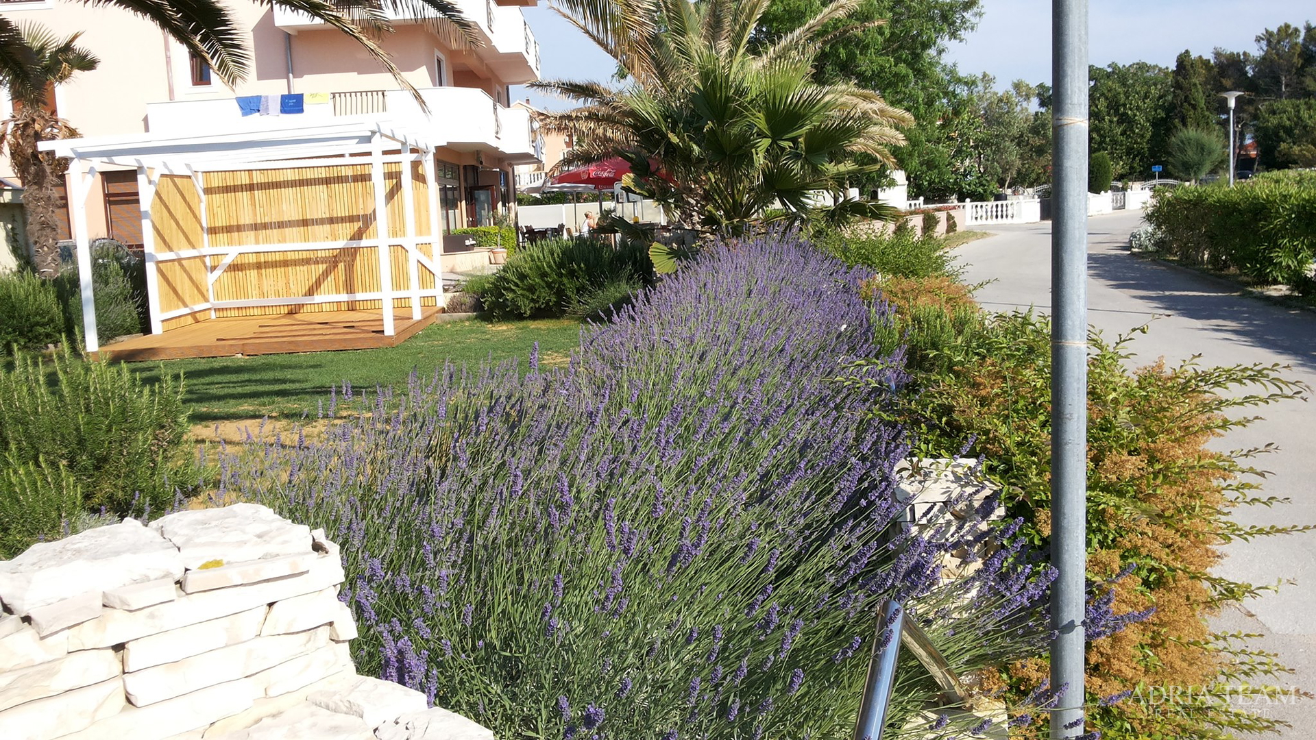 FOUR-ROOM APARTMENT, TOP LOCATION!! FIRST ROW TO THE SEA - PRIVLAKA, ZADAR