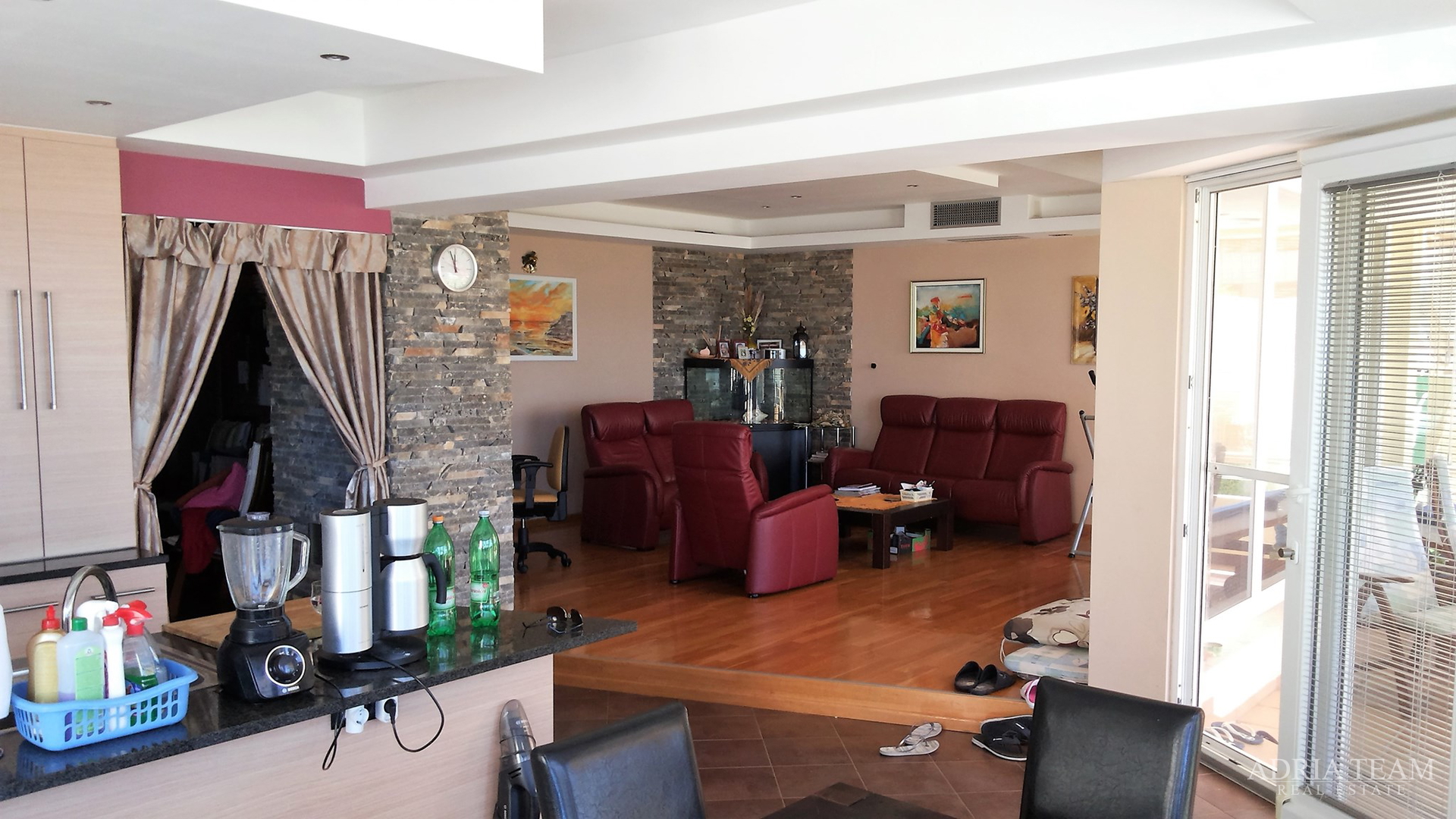 FOUR-ROOM APARTMENT, TOP LOCATION!! FIRST ROW TO THE SEA - PRIVLAKA, ZADAR