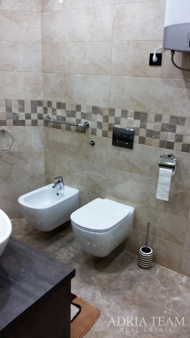 FOUR-ROOM APARTMENT, TOP LOCATION!! FIRST ROW TO THE SEA - PRIVLAKA, ZADAR