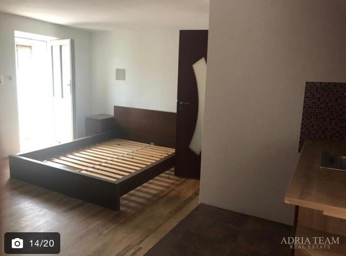 STONE HOUSE WITH TWO RESIDENTIAL UNITS, SVIRČE - JELSA