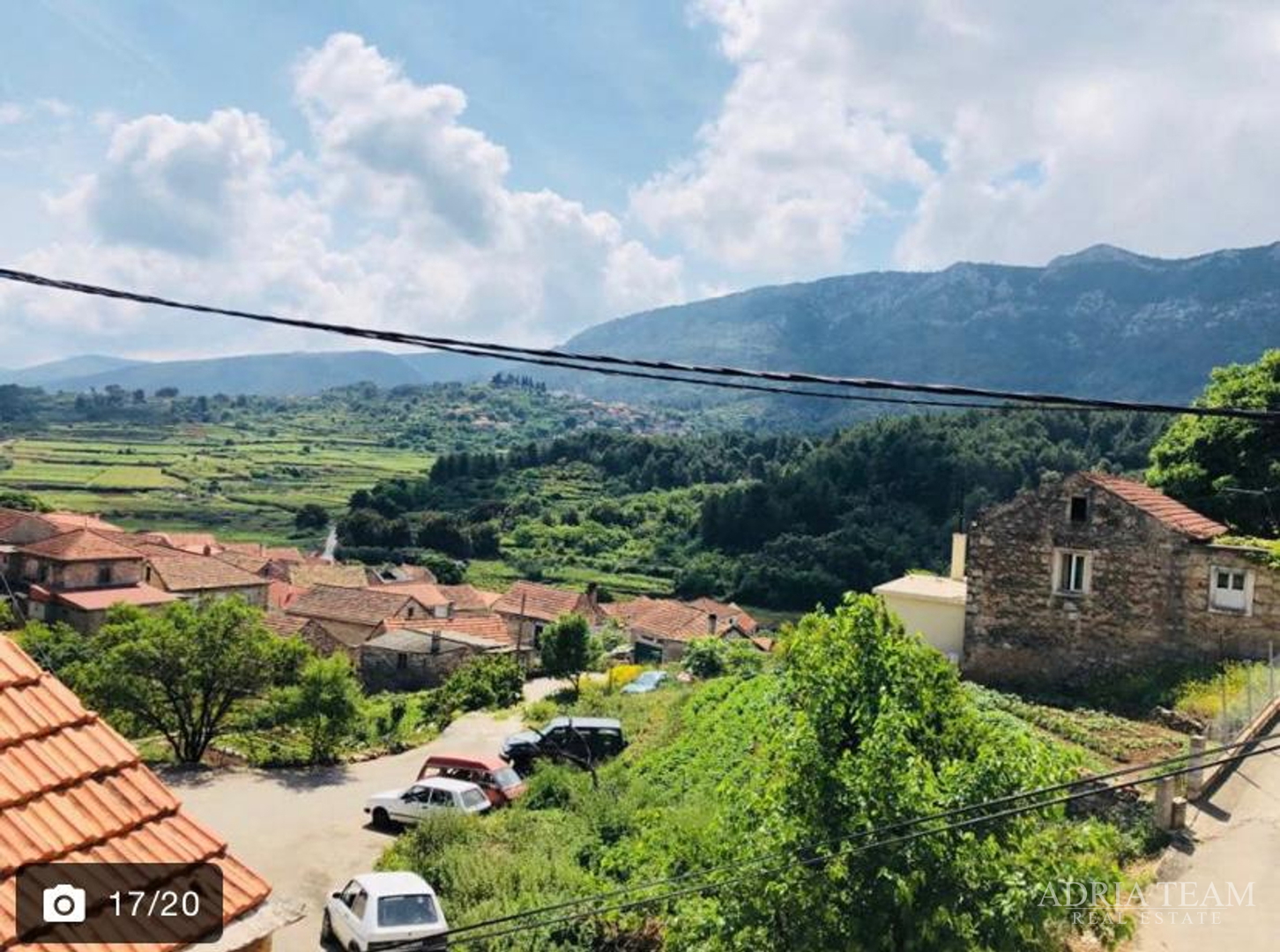 STONE HOUSE WITH TWO RESIDENTIAL UNITS, SVIRČE - JELSA