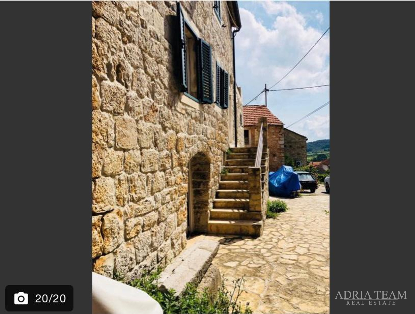 STONE HOUSE WITH TWO RESIDENTIAL UNITS, SVIRČE - JELSA