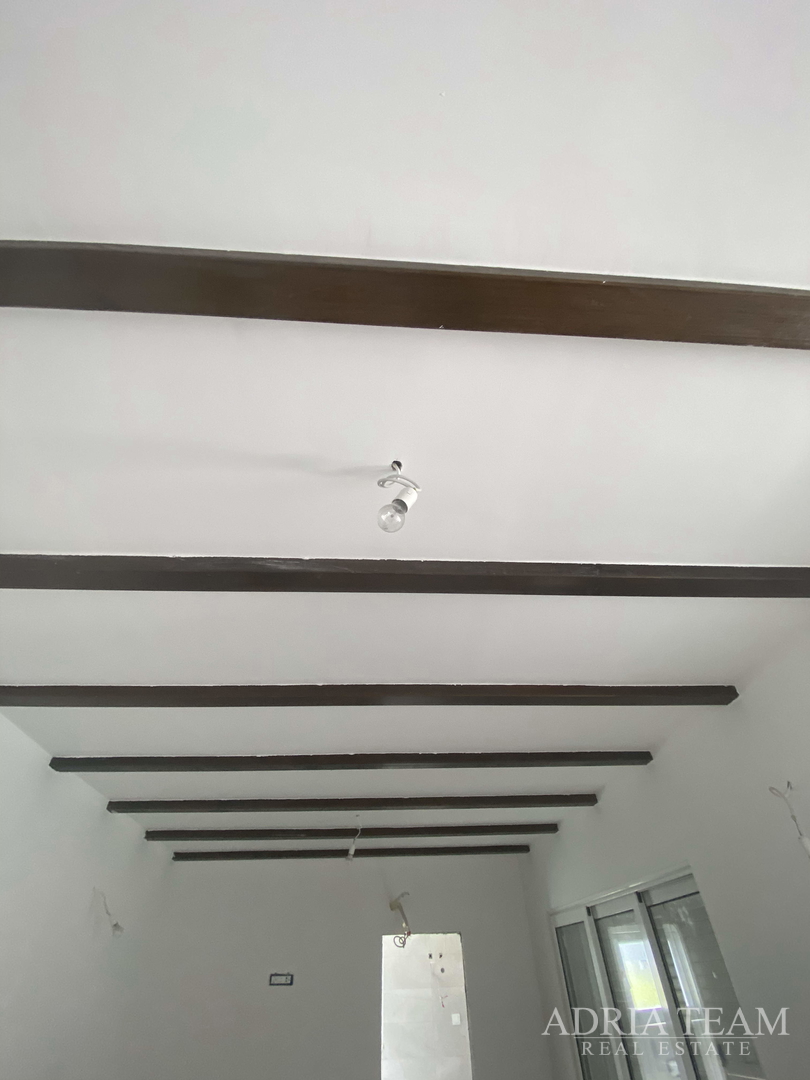 FAMILY HOUSE WITH LARGE AND ARRANGED YARD AND SWIMMING POOL, 400 M FROM THE SEA, ZADAR - BORIK