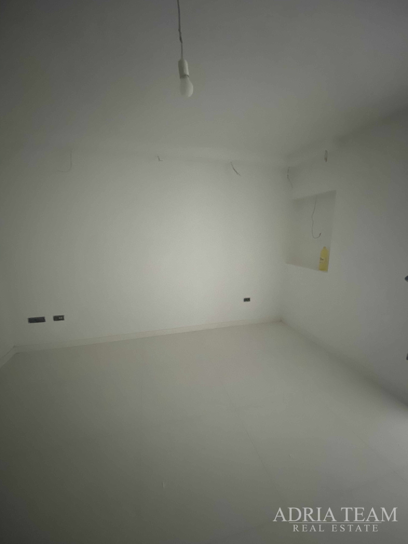 FAMILY HOUSE WITH LARGE AND ARRANGED YARD AND SWIMMING POOL, 400 M FROM THE SEA, ZADAR - BORIK