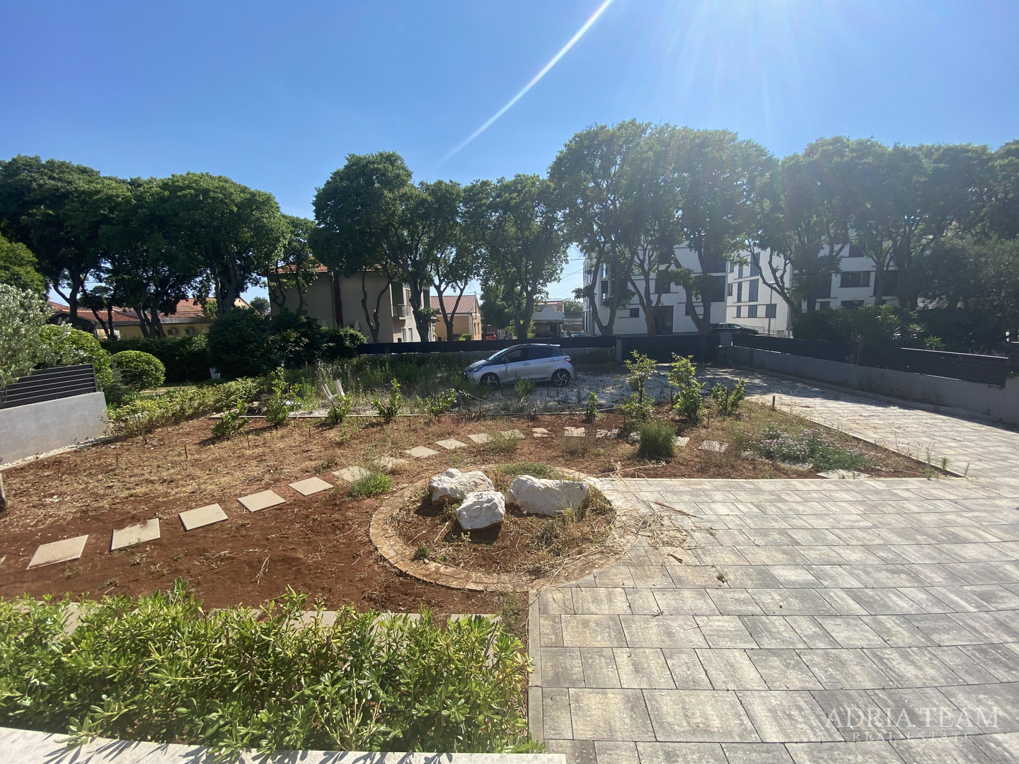 FAMILY HOUSE WITH LARGE AND ARRANGED YARD AND SWIMMING POOL, 400 M FROM THE SEA, ZADAR - BORIK